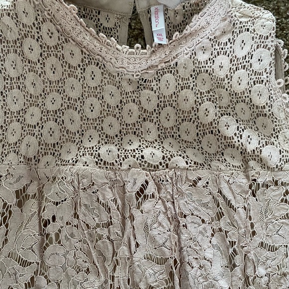 BOGO Xhilaration Tan Cream High Neck Lace Detailing Lined Dress XXL - Picture 2 of 4